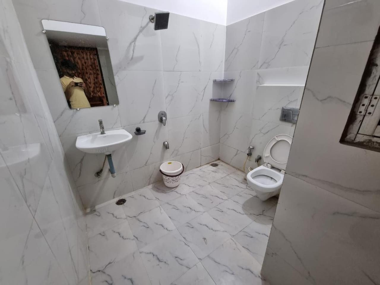 Leela Homestay Jabalpur - Lily - 2 Bhk Luxury Appartment Экстерьер фото