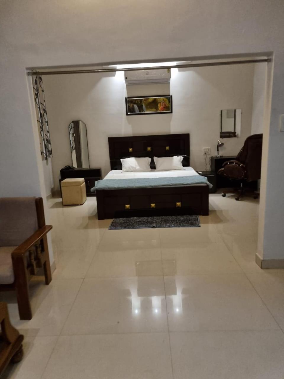 Leela Homestay Jabalpur - Lily - 2 Bhk Luxury Appartment Экстерьер фото