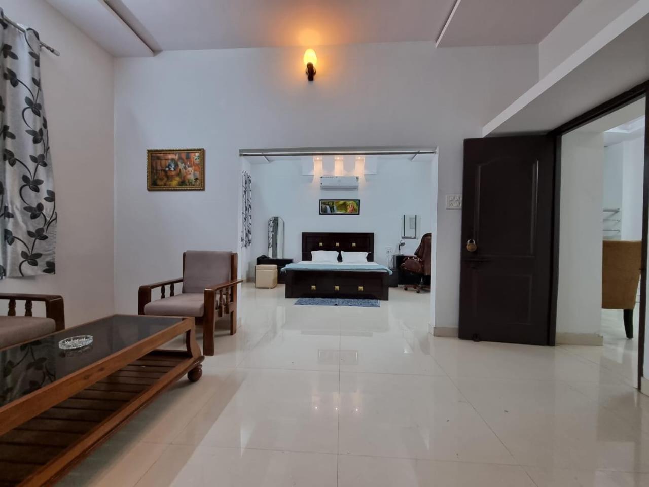 Leela Homestay Jabalpur - Lily - 2 Bhk Luxury Appartment Экстерьер фото
