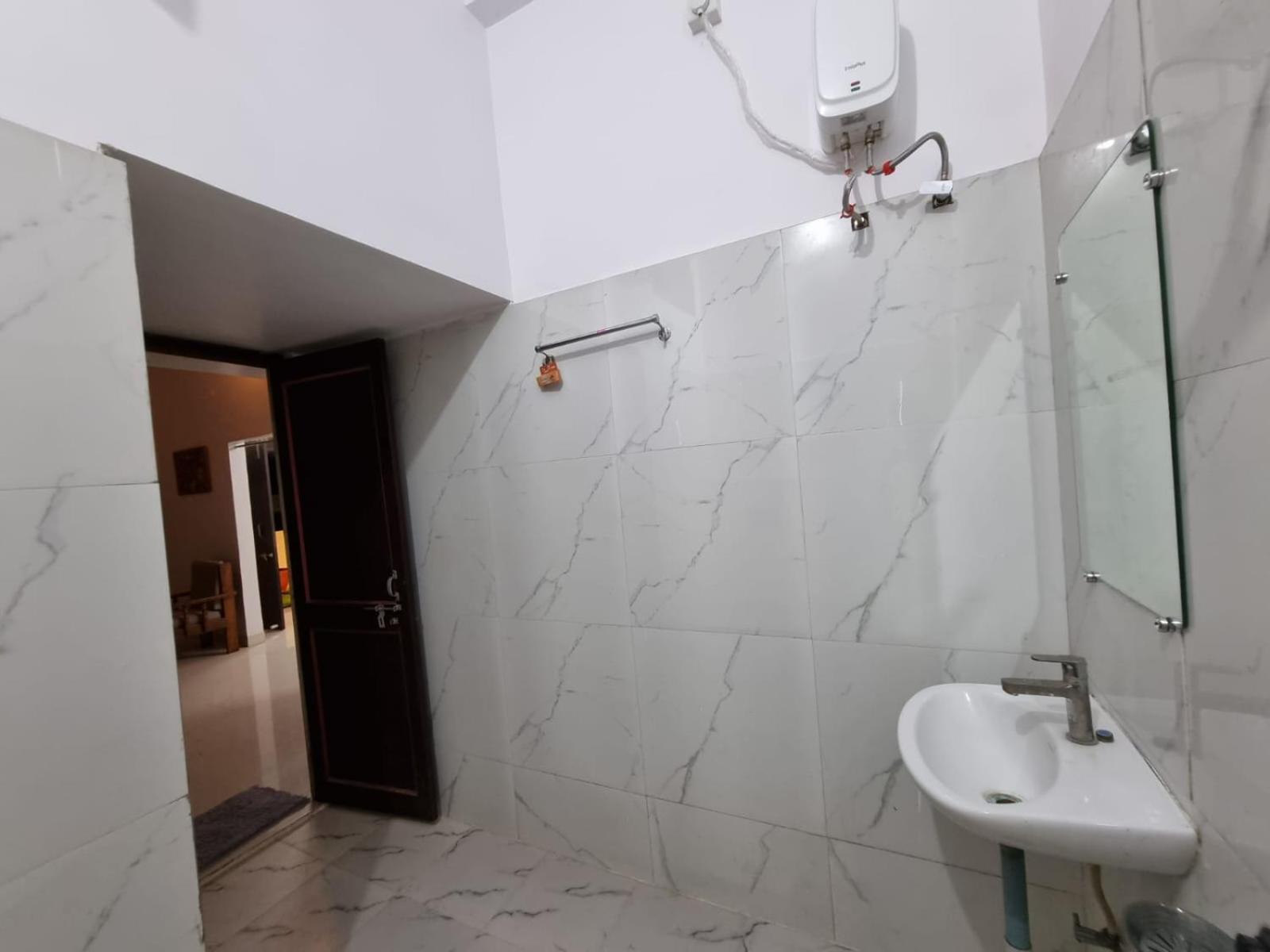 Leela Homestay Jabalpur - Lily - 2 Bhk Luxury Appartment Экстерьер фото